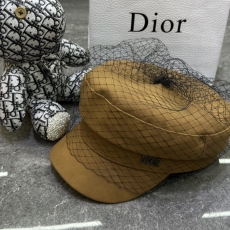 CHRISTIAN DIOR